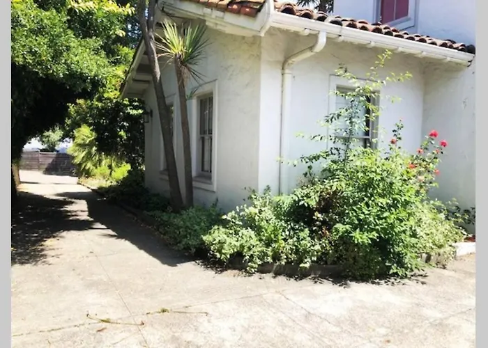 Elegant Spacious Private Studio ~ Upscale Berkeley
