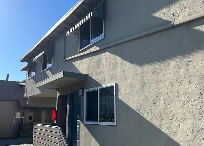 Uc Proximity - Cozy City Stay - Free Parking Spot